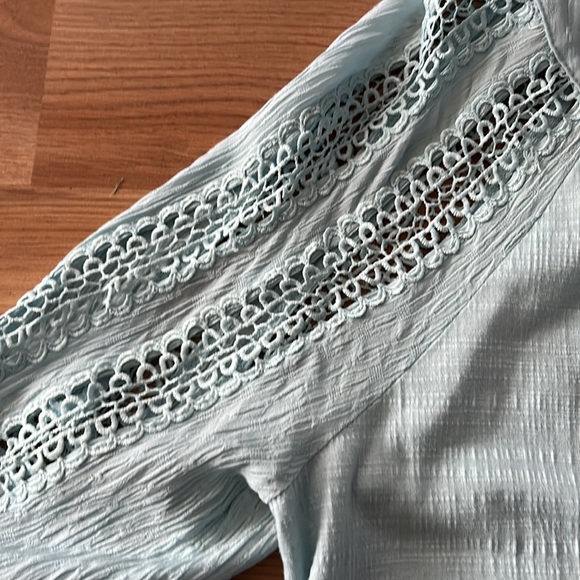 Skies Are Blue Top - Picture 4 of 5